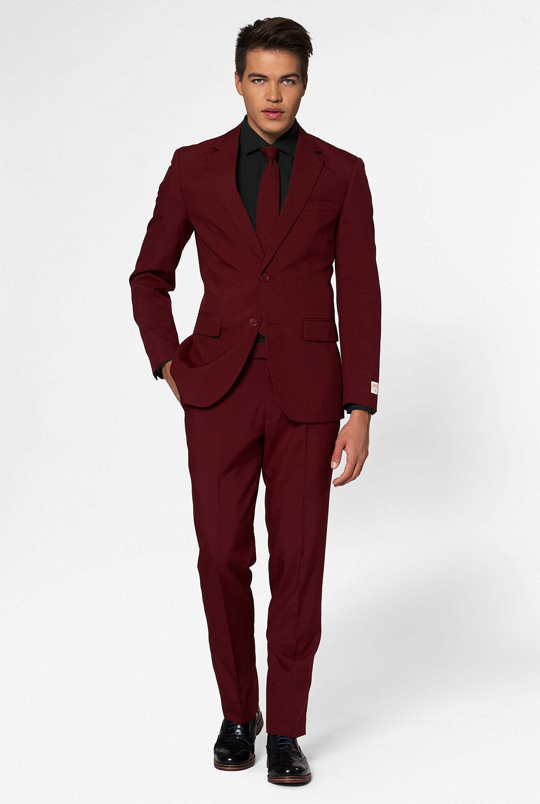 Slim-Fit Tuxedo Suit Claret Red II freeshipping - BOJONI | Slim fit tuxedo, Maroon  suit, Red tuxedo
